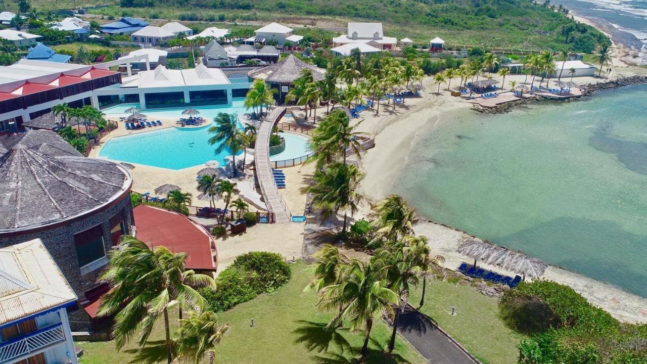 Vue Mer & Acces Direct A La Plage Avec Magnifique Piscine Surveillee Par Un Maitre Nageur Saint-Francois  Εξωτερικό φωτογραφία